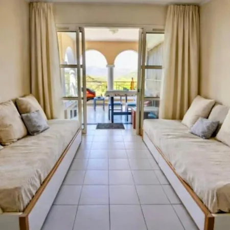 Studio bord de mer et piscine Appartement Saint-Raphaël