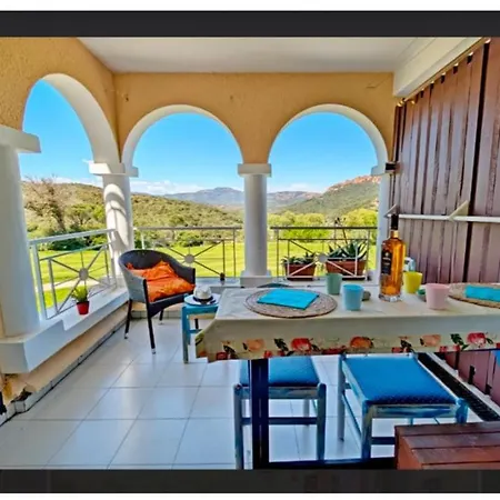 Studio bord de mer et piscine Appartement